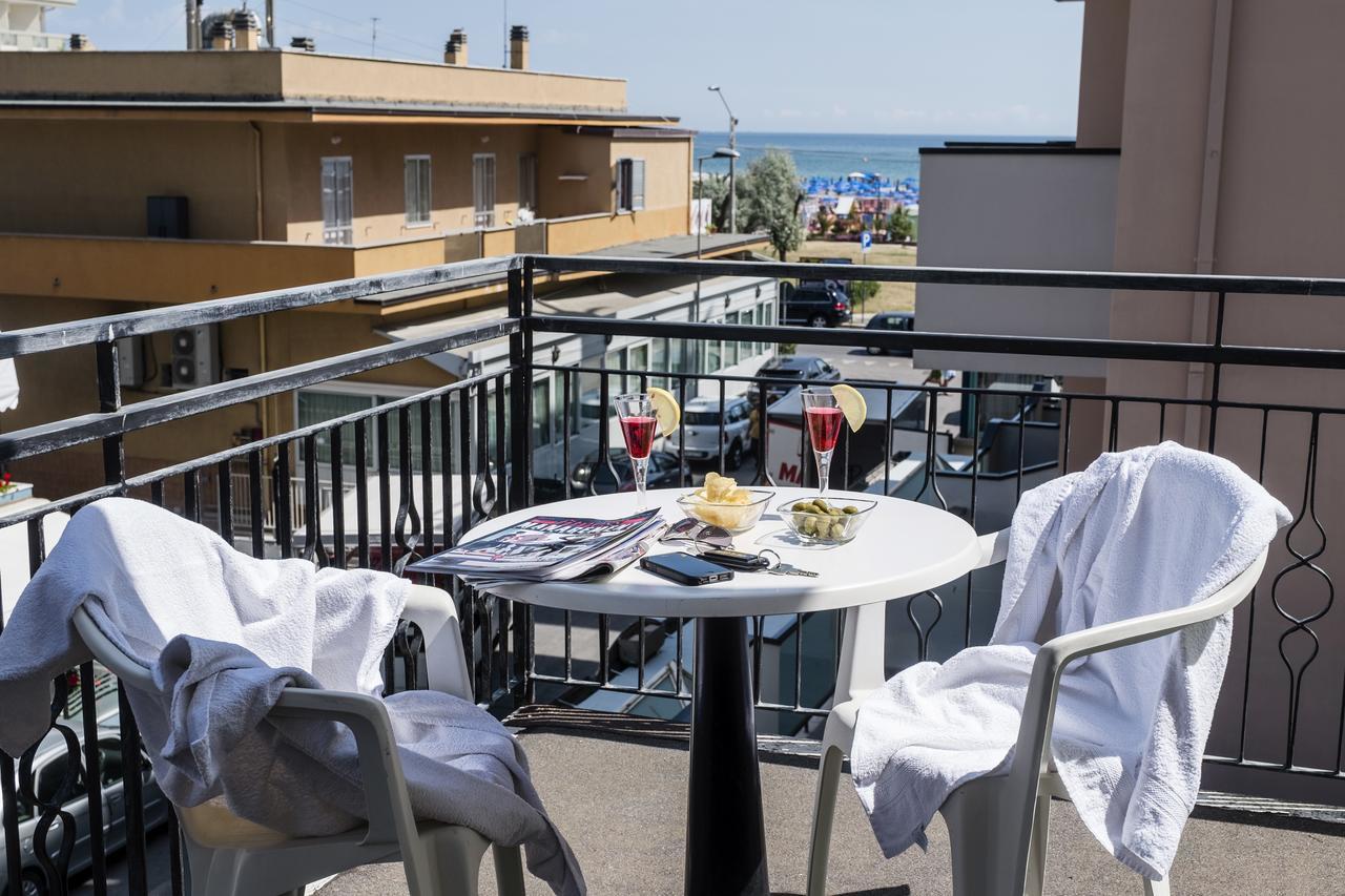 Hotel Belmar Rivazzurra Di Rimini Esterno foto